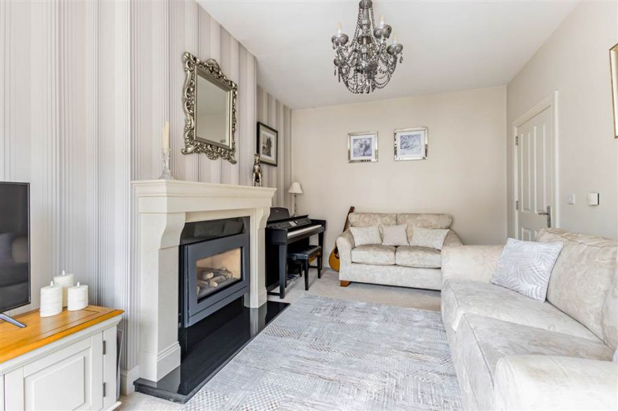 2 Linen Mews