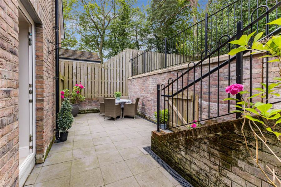 2 Linen Mews