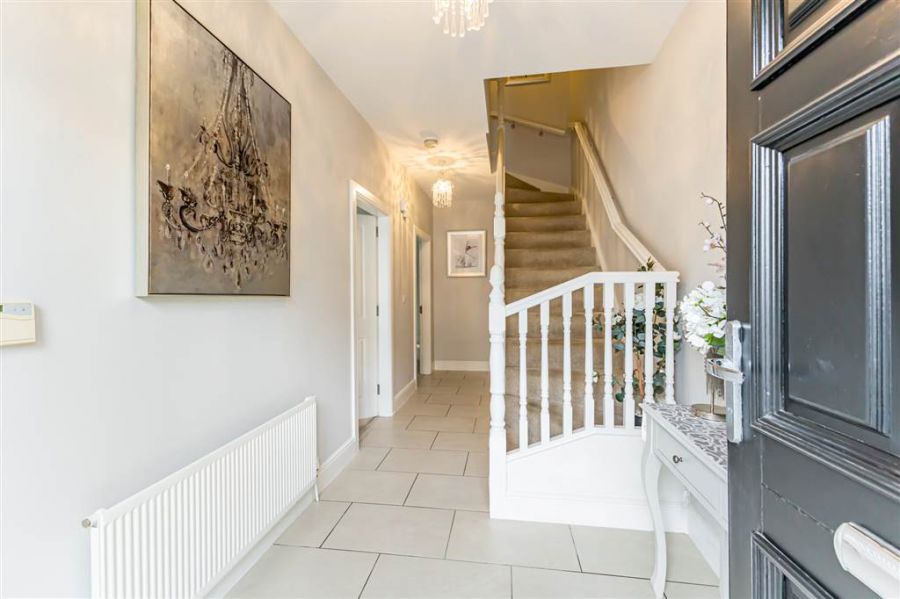 2 Linen Mews