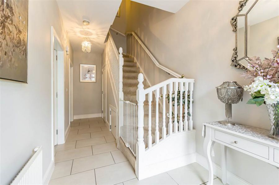 2 Linen Mews
