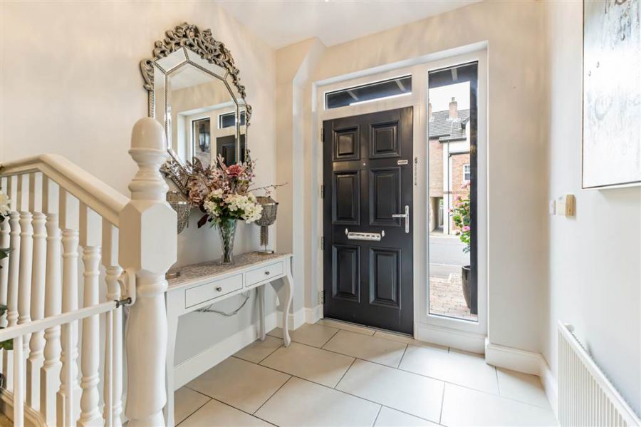 2 Linen Mews