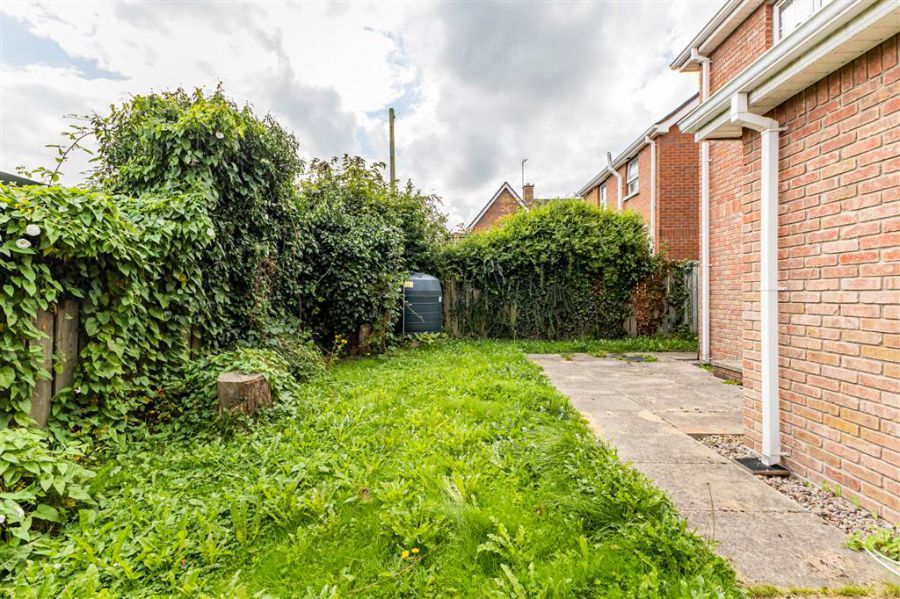 4 Iveagh Manor