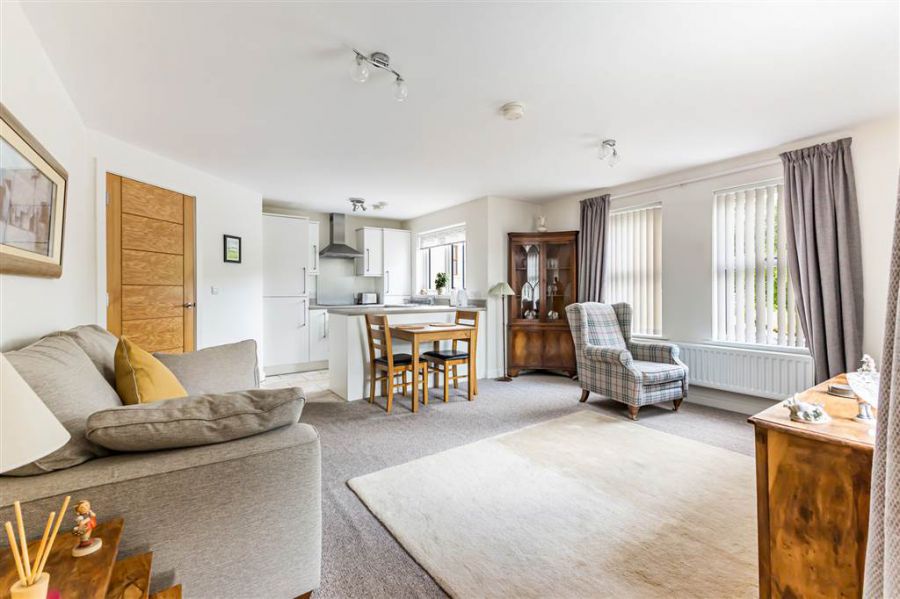 Apt.4 Hillsborough Road Mews