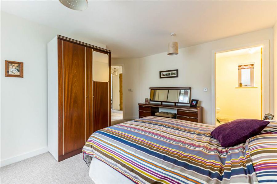 Apt.4 Hillsborough Road Mews