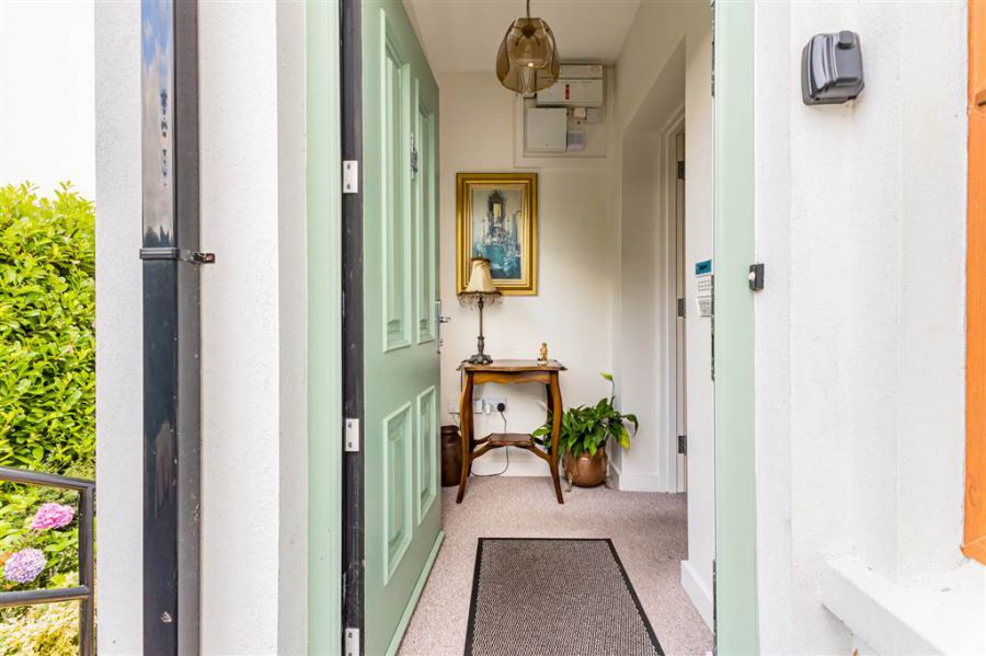 Apt.4 Hillsborough Road Mews