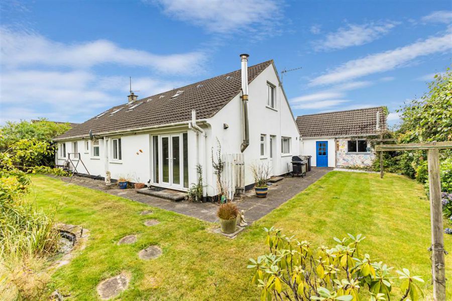 Augusta, 4 Downshire Park