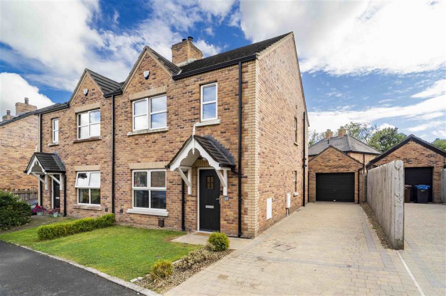 35 Belsize Meadows
