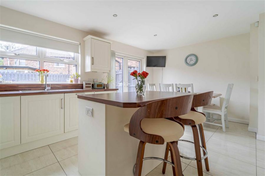 35 Belsize Meadows