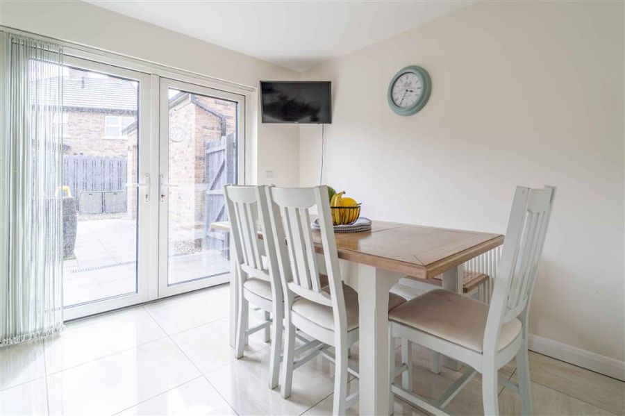 35 Belsize Meadows