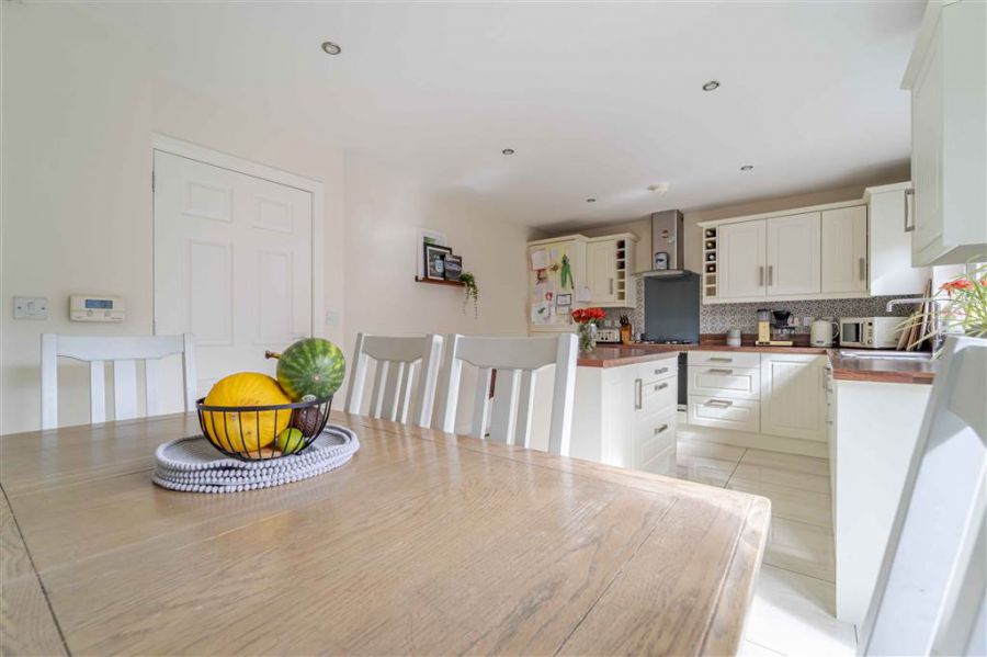 35 Belsize Meadows