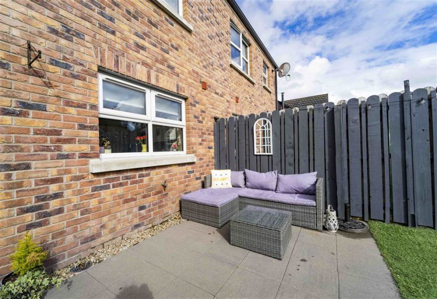35 Belsize Meadows
