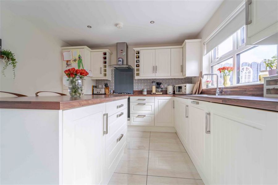 35 Belsize Meadows