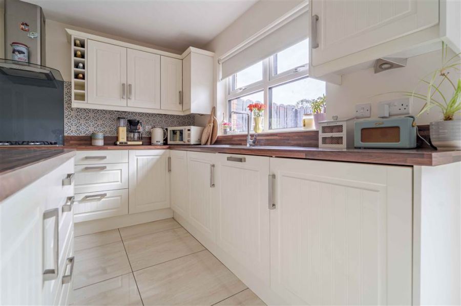 35 Belsize Meadows