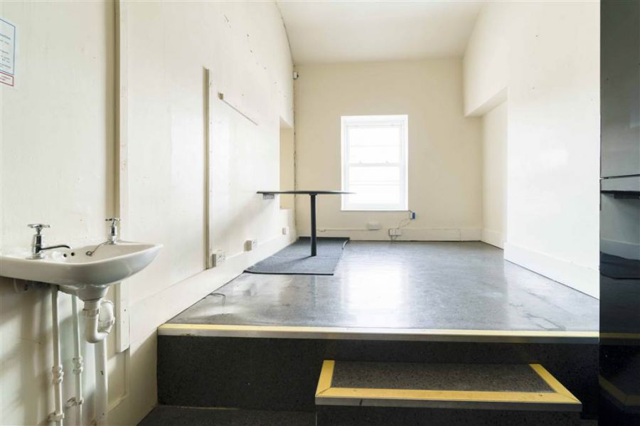 FOR SALE OR TO LET , 1-3 Ballynahinch Street