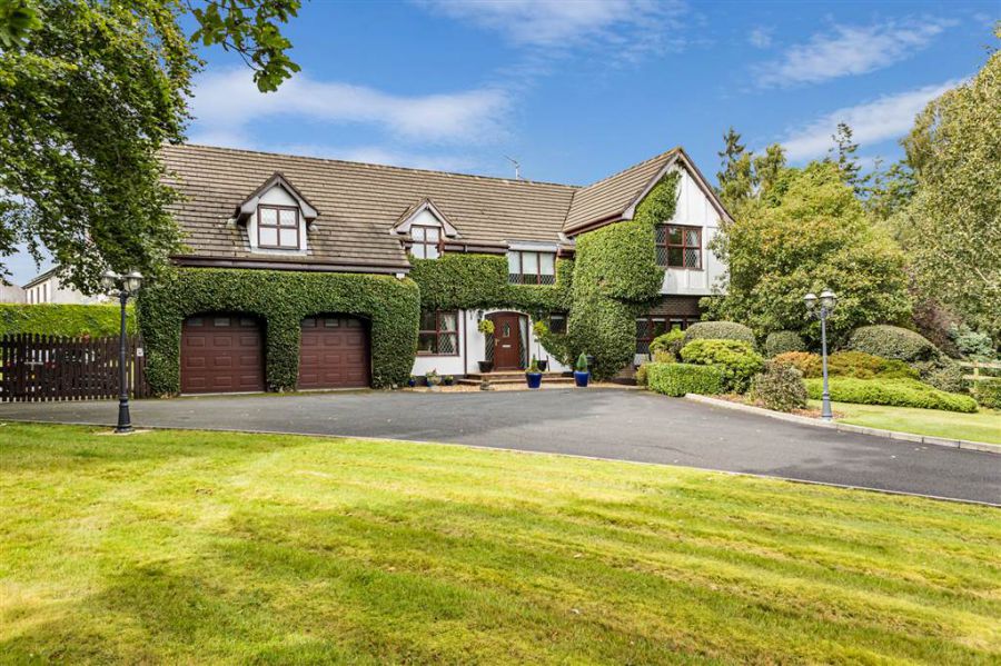 Tudor Lodge, 8A Harrys Road