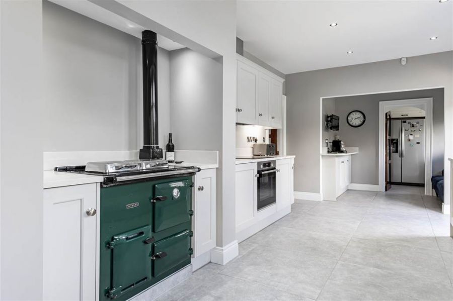 Tudor Lodge, 8A Harrys Road