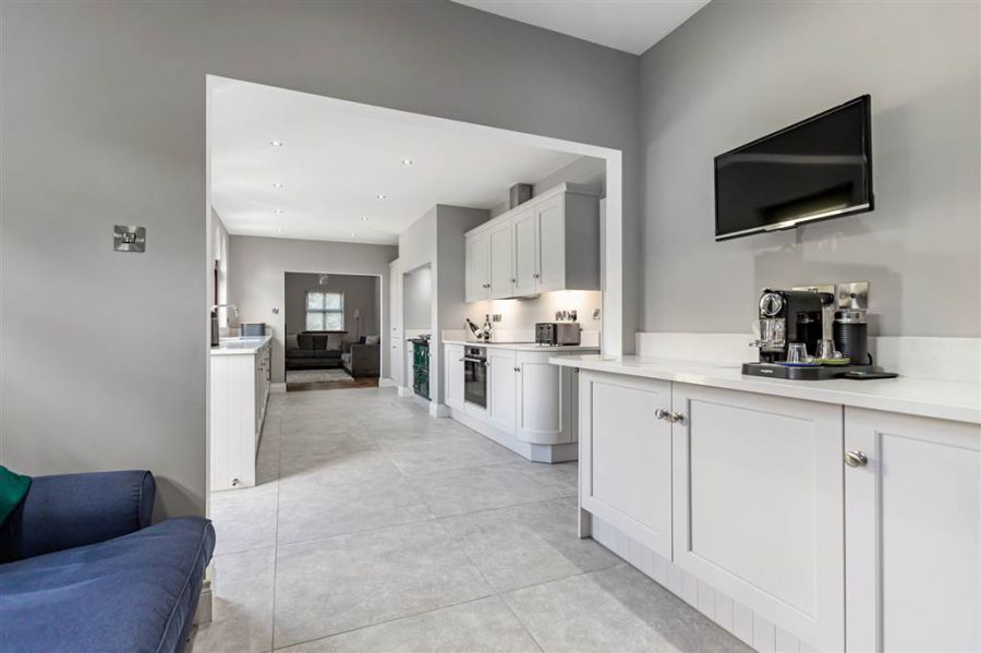 Tudor Lodge, 8A Harrys Road