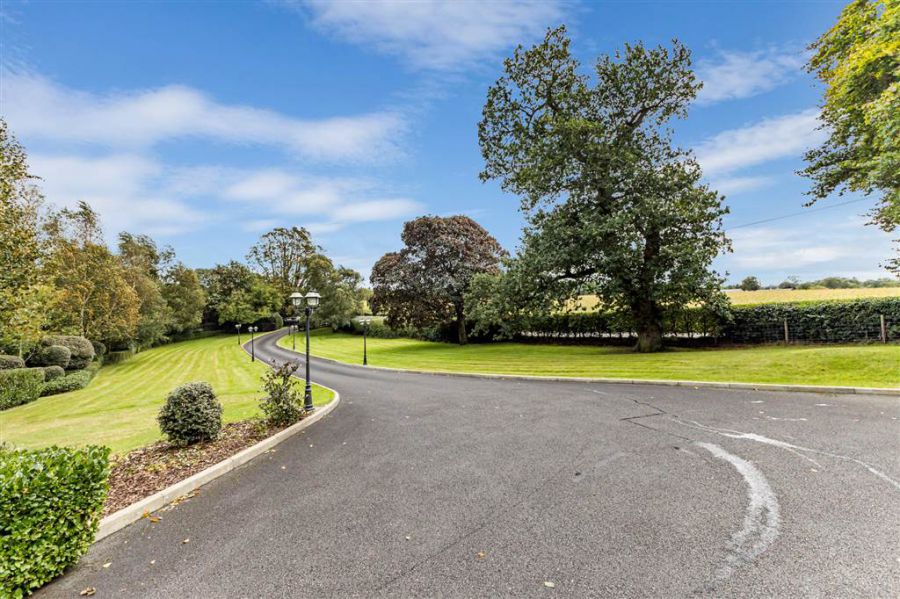 Tudor Lodge, 8A Harrys Road