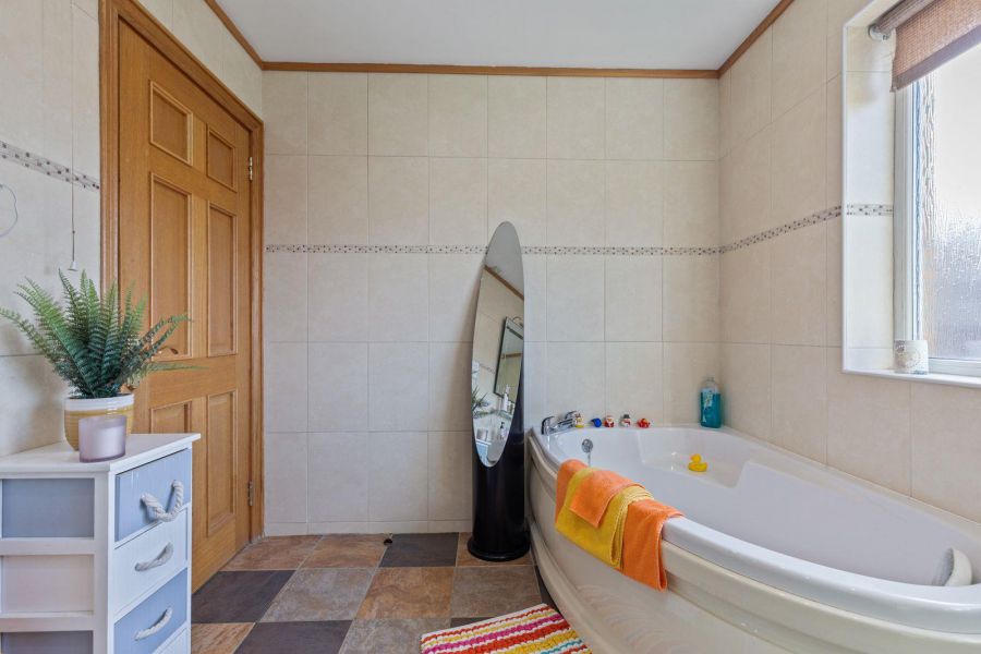 25 Lord Wardens Hollow