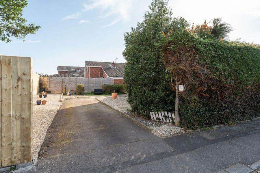 1 Silverbirch Gardens