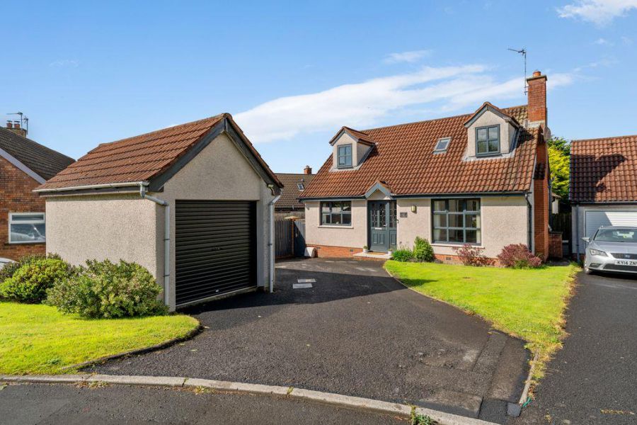 11 Irvine Crescent