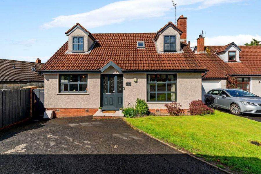 11 Irvine Crescent