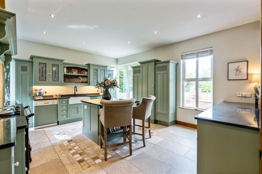 18 Ashley Gardens