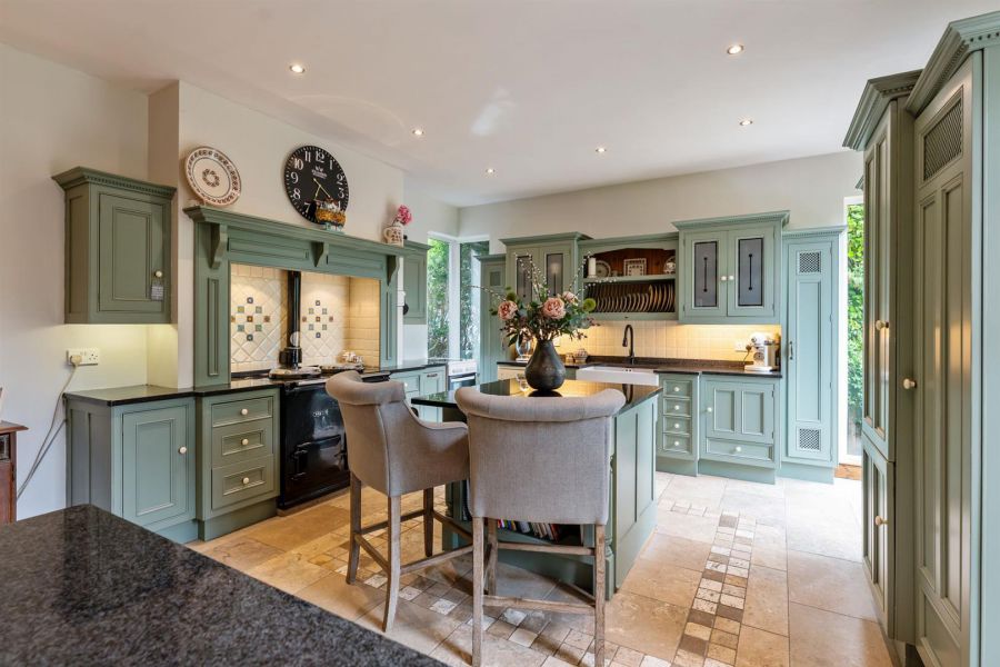 18 Ashley Gardens