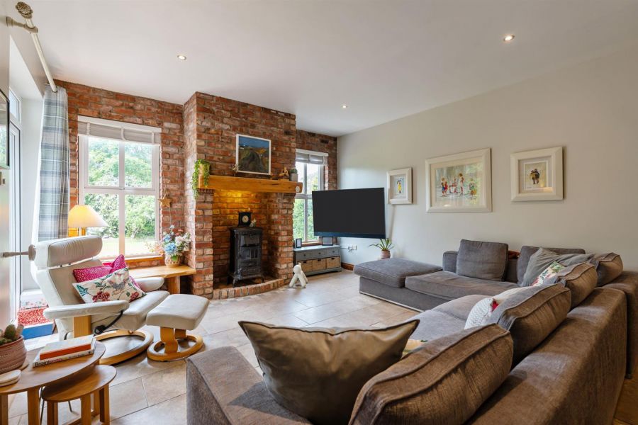 18 Ashley Gardens