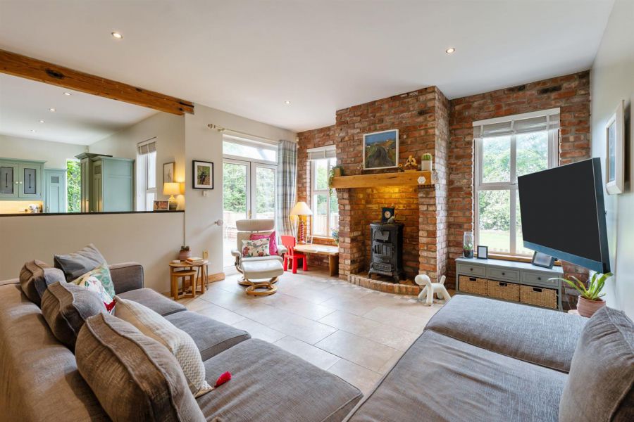 18 Ashley Gardens