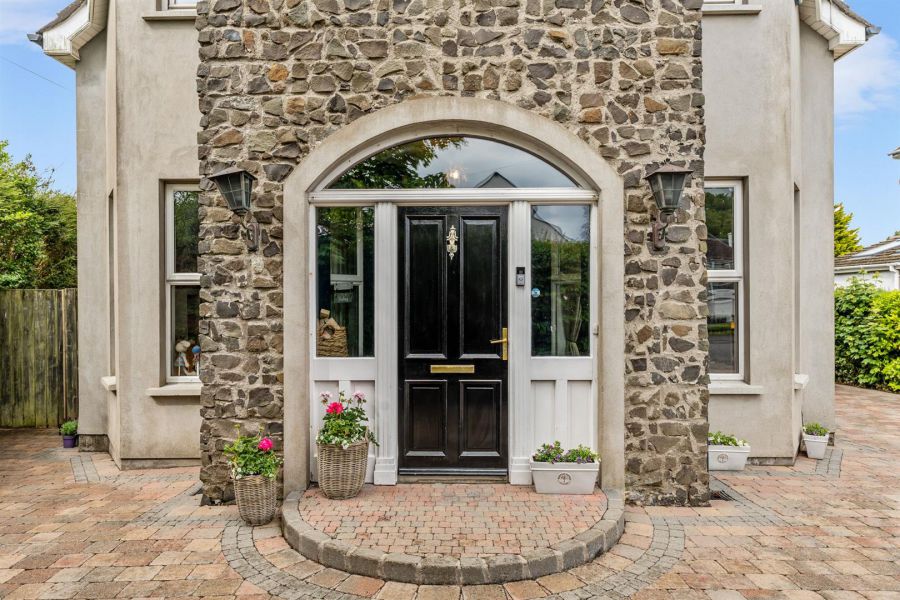 18 Ashley Gardens