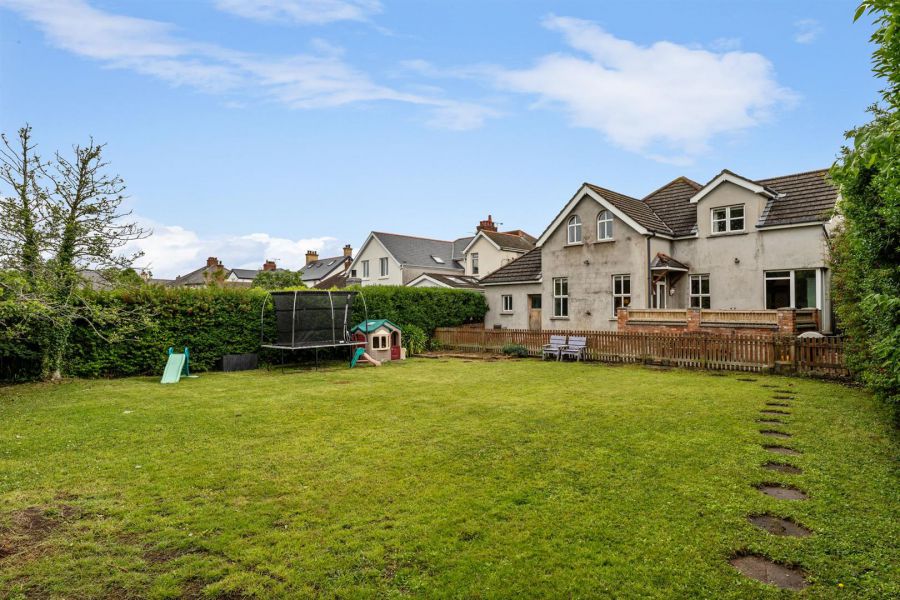 18 Ashley Gardens