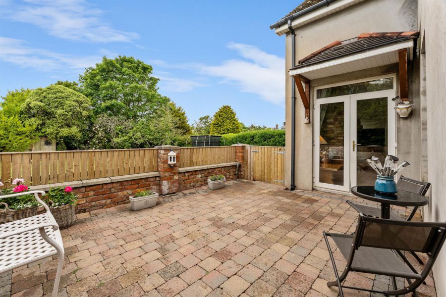 18 Ashley Gardens