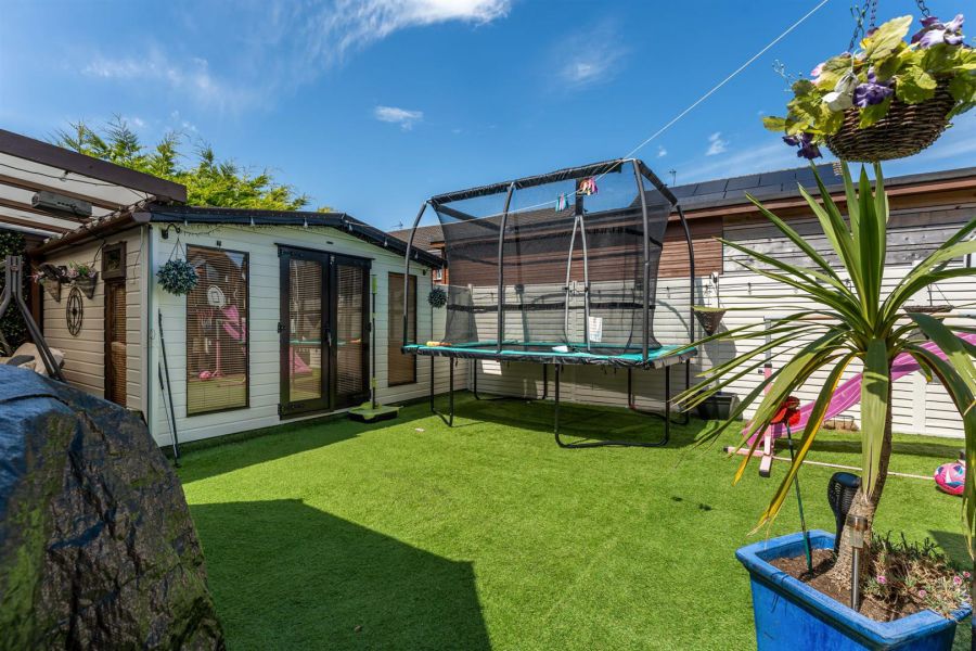 10 Cloverhill Court