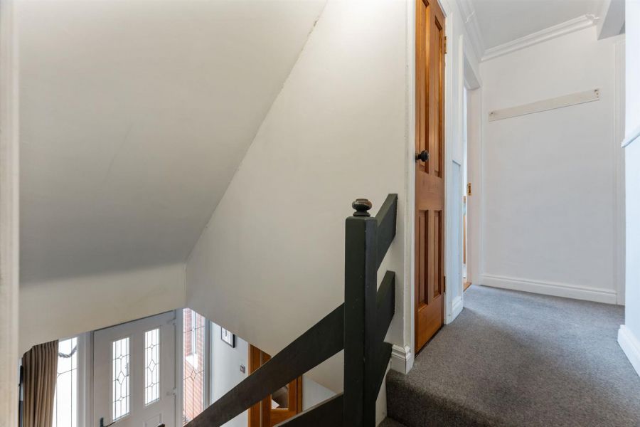 4 Lyndale Park