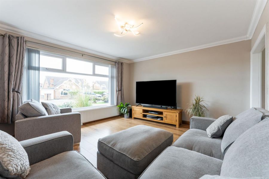 4 Lyndale Park