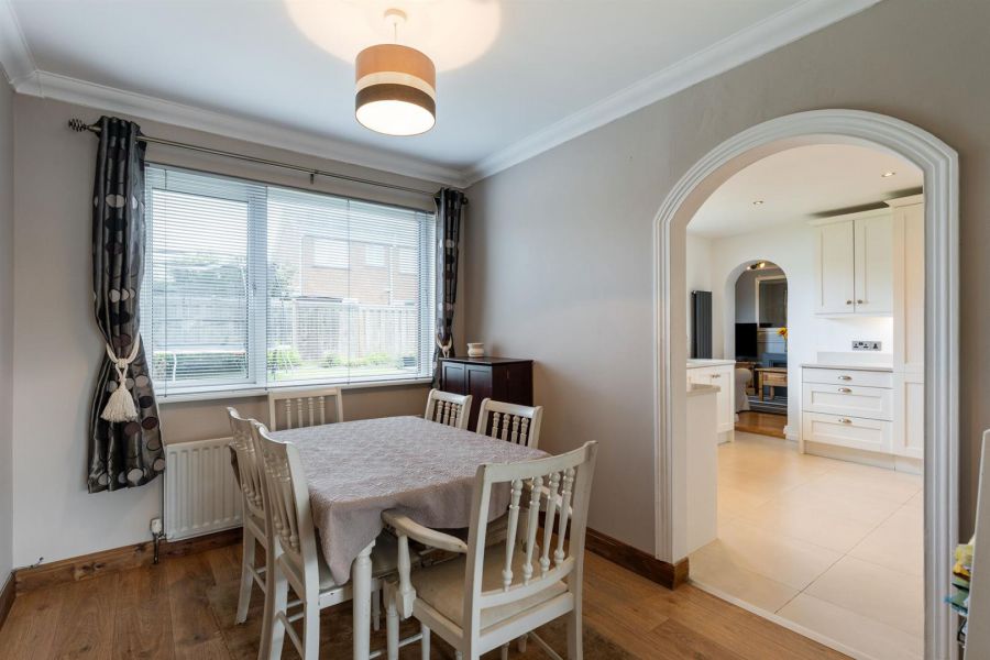 4 Lyndale Park