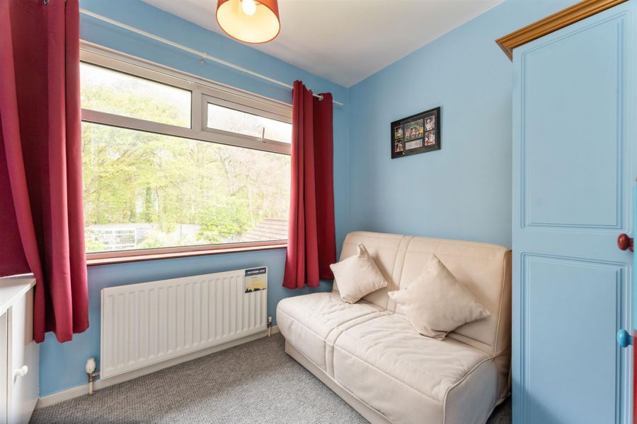 77 Abbey Park