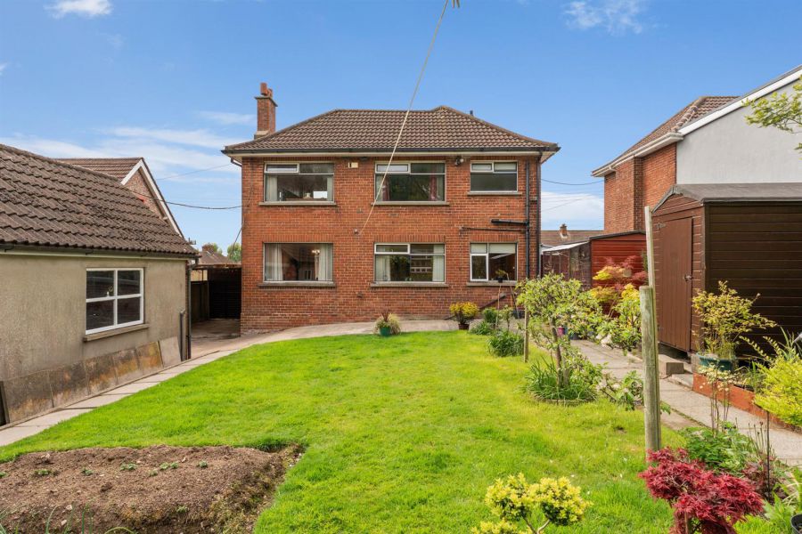77 Abbey Park