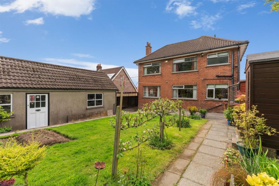 77 Abbey Park