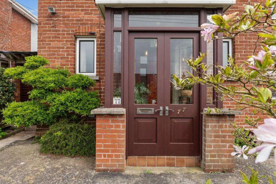 77 Abbey Park