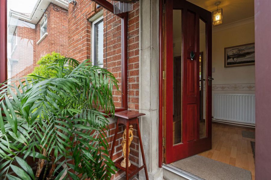 77 Abbey Park