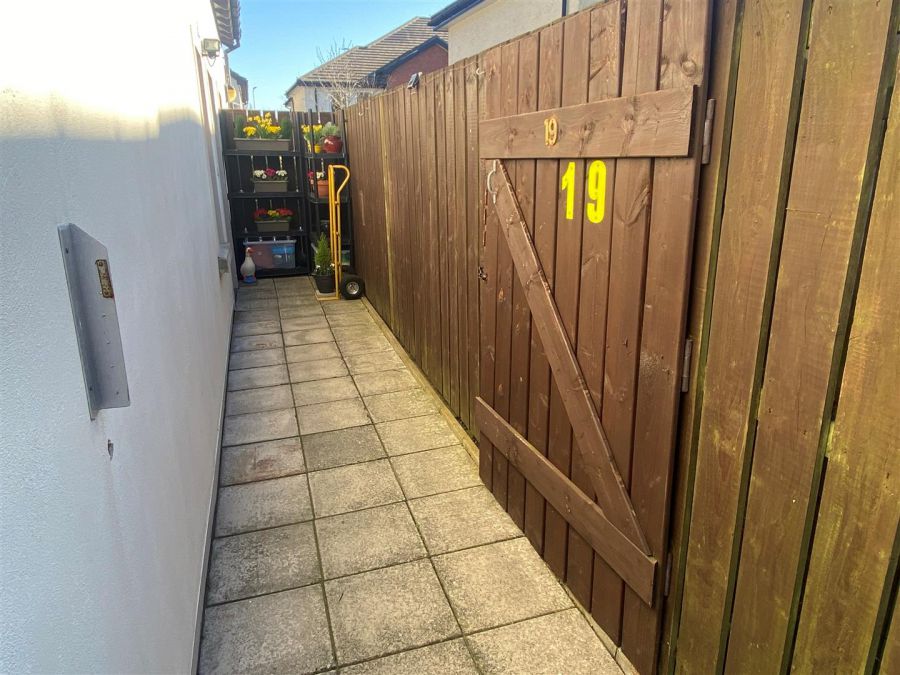19 Loy Court 19 Loy Court