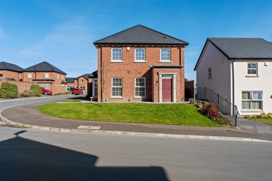 16 Helens Wood Place