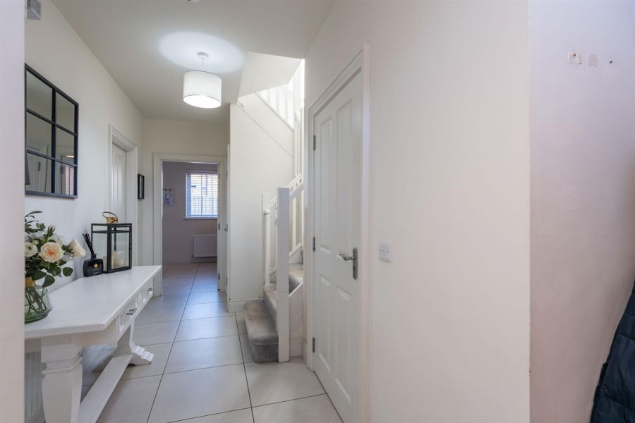 16 Helens Wood Place