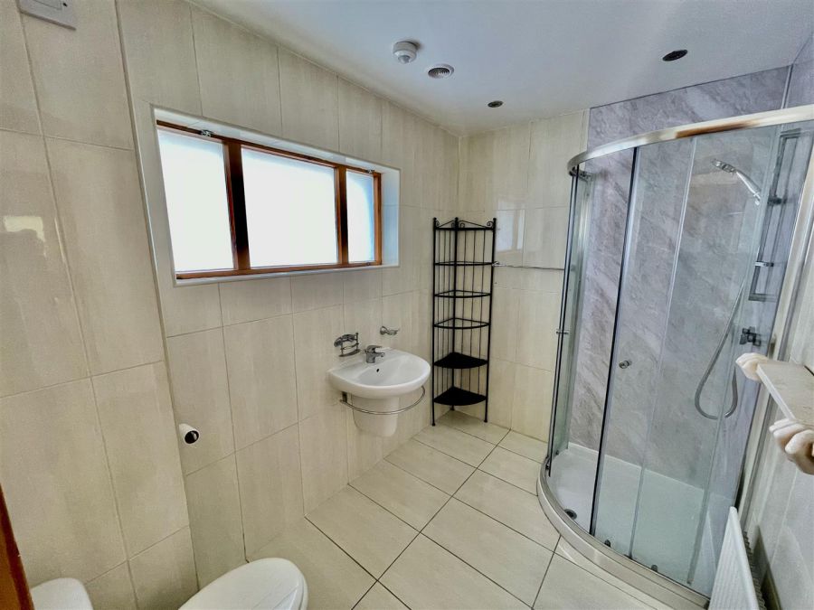 83c Shaftesbury Road