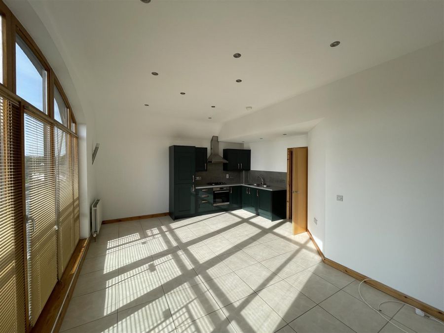 83c Shaftesbury Road