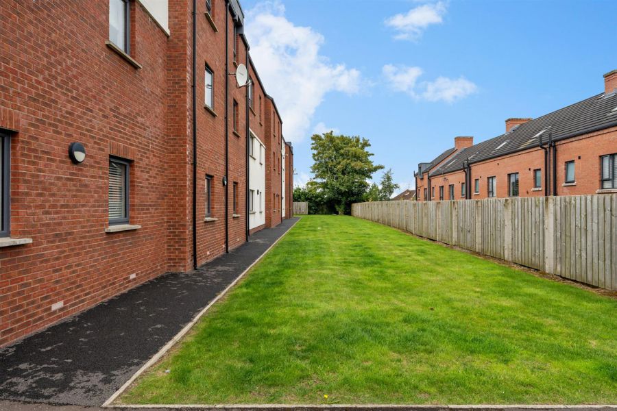 Apt, 55 Cotton Hall, Faulkner Road