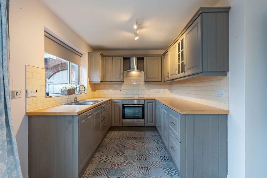 18 Lord Wardens Green