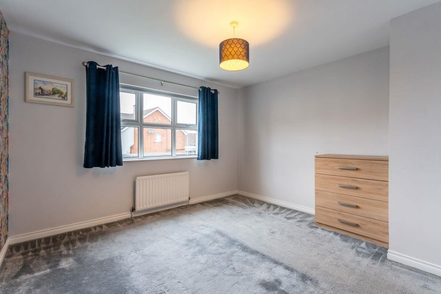 18 Lord Wardens Green